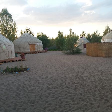 ホテル Yurt Camp Tosor エクステリア 写真