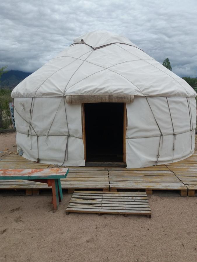 ホテル Yurt Camp Tosor エクステリア 写真